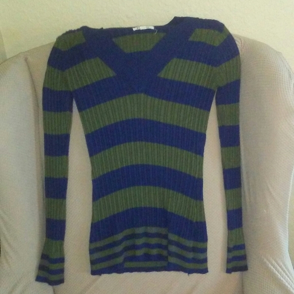 Clothes - Picture 4 of 8